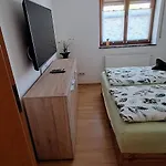 Ruhige Nussbaum Mit Kostenlosem Parkplatz Ideal Für Monteure, Geschäftsreisende, Paare&durchreisende Lorenzenberg