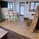 Ruhige Nussbaum Mit Kostenlosem Parkplatz Ideal Für Monteure, Geschäftsreisende, Paare&durchreisende *