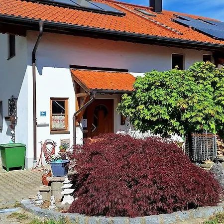 Nussbaum Bayerisches Voralpenland * Lorenzenberg